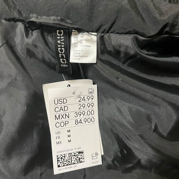 Divided H&M Women's Cropped Black Puff Vest Medium  NWT - Picture 5 of 7
